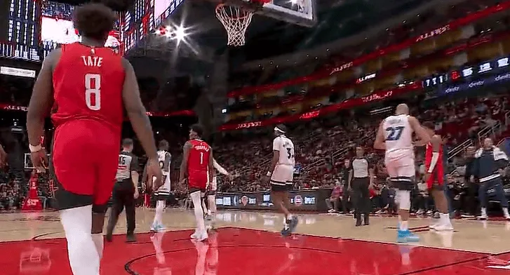 注册送彩金网站-申京剩1分钟6犯被罚下，火箭暂领先森林狼3分