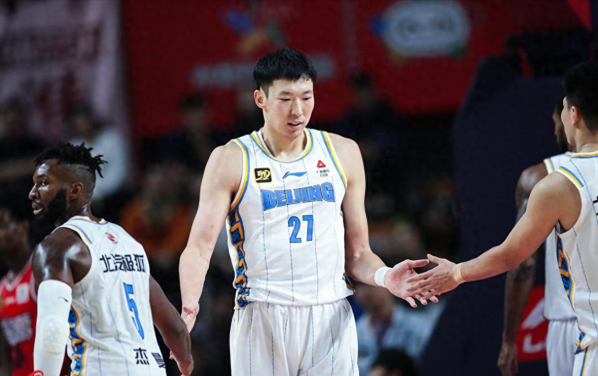杜锋尴尬！两弟子进国家队，2米26中锋不靠他，郭士强照顾老东家
